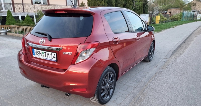 Toyota Yaris cena 30900 przebieg: 148000, rok produkcji 2011 z Sławno małe 466